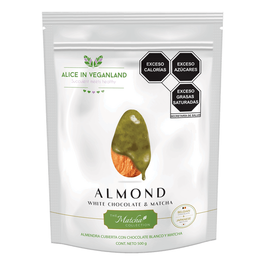 Almendras con chocolate blanco y matcha. Bolsa resellable con 500 gramos.